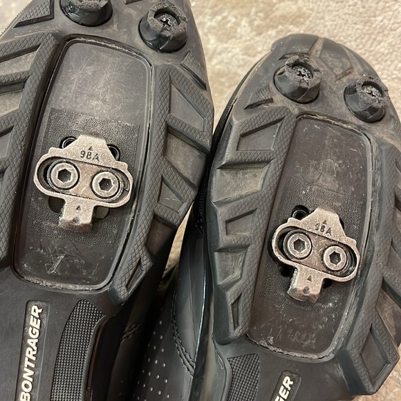 Bontrager
Foray Mountain Shoe good condition size 8.5 - Picture 9 of 11